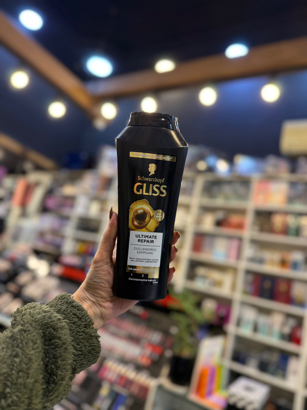 شامپو گلیس مشکی اصل ۴۰۰ میل – ترمیمکننده قوی موهای آسیبدیده و شکننده