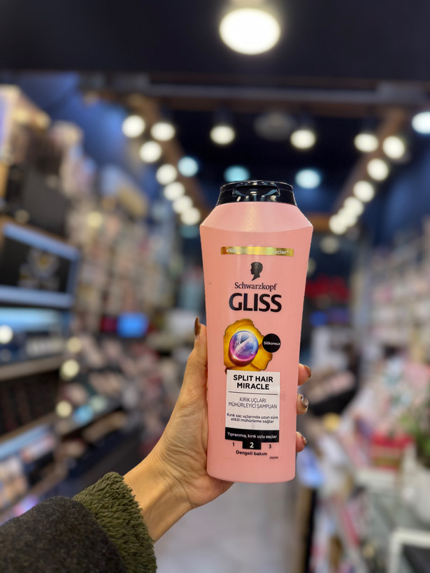 شامپو گلیس صورتی اصل مناسب موهای خشک و دوشاخه حجم ۵۰۰ میل حاوی روغن دانه انگور