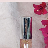 مرطوب کننده دور چشم کلینیک