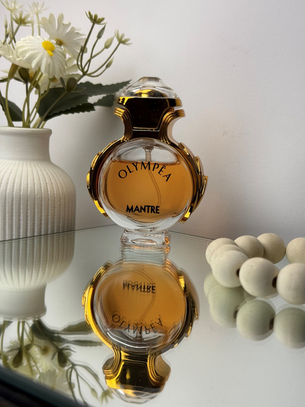 عطر جیبی زنانه رایحه المپیا OLYMPEA برند مانتره حجم 25 میل