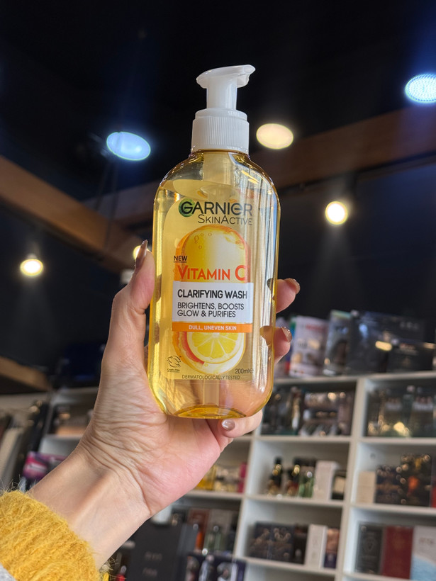 ژل شستشوی صورت گارنیه ویتامین C 200ml