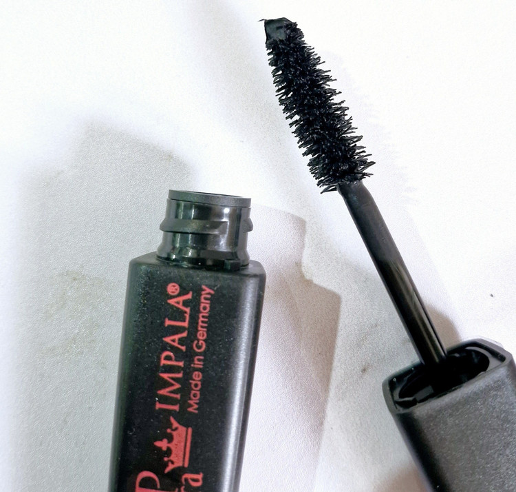 ریمل Impala VIP مشکی پرپشت کننده و ضد چسبندگی