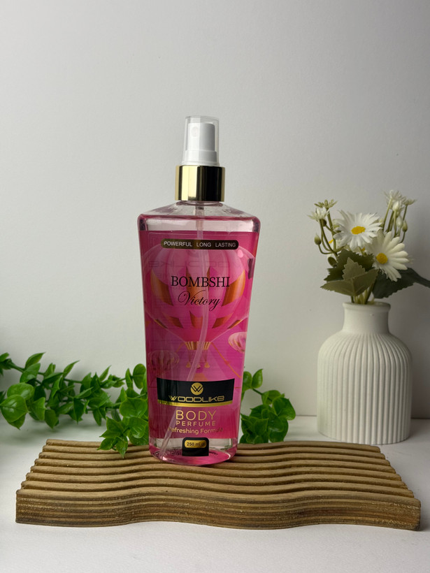 خرید بادی اسپلش زنانه وود لایک بامشل ویکتوری اصل | رایحه شیرین و خنک زنانه ماندگار