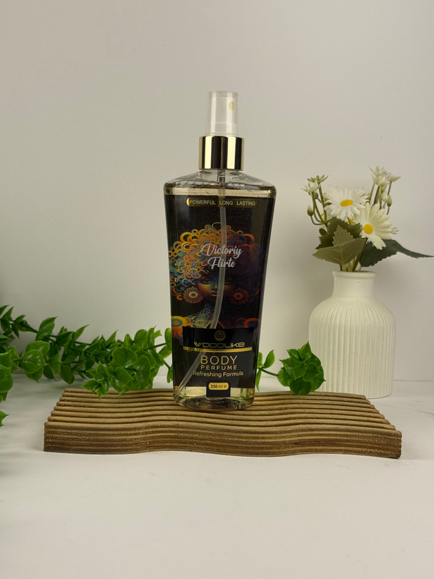 خرید بادی اسپلش زنانه وود لایک ویکتوری فلرت اصل | رایحه شیرین و دلنشین زنانه